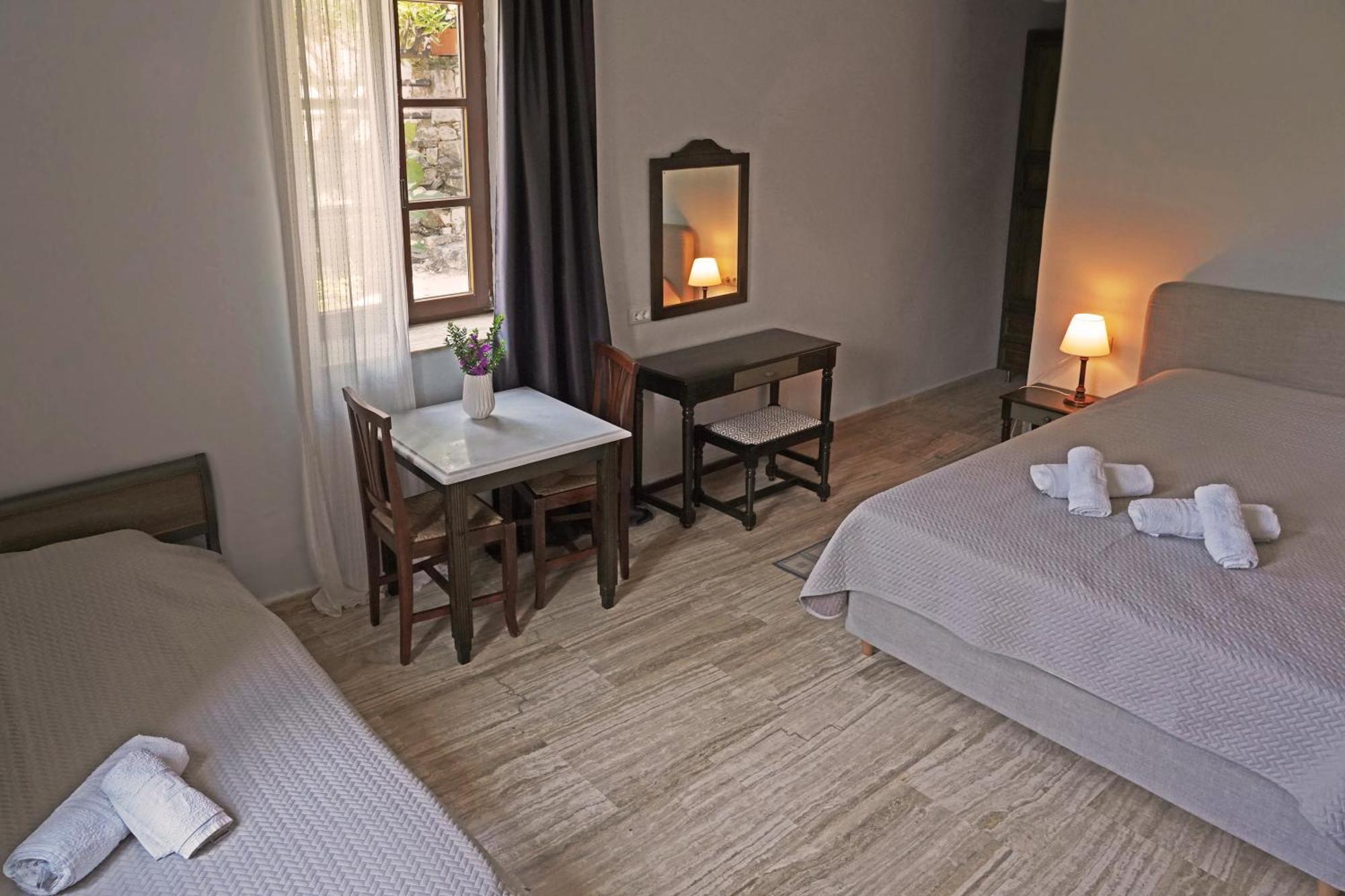 Polas Residencies Aparthotel Kalamata Rum bild