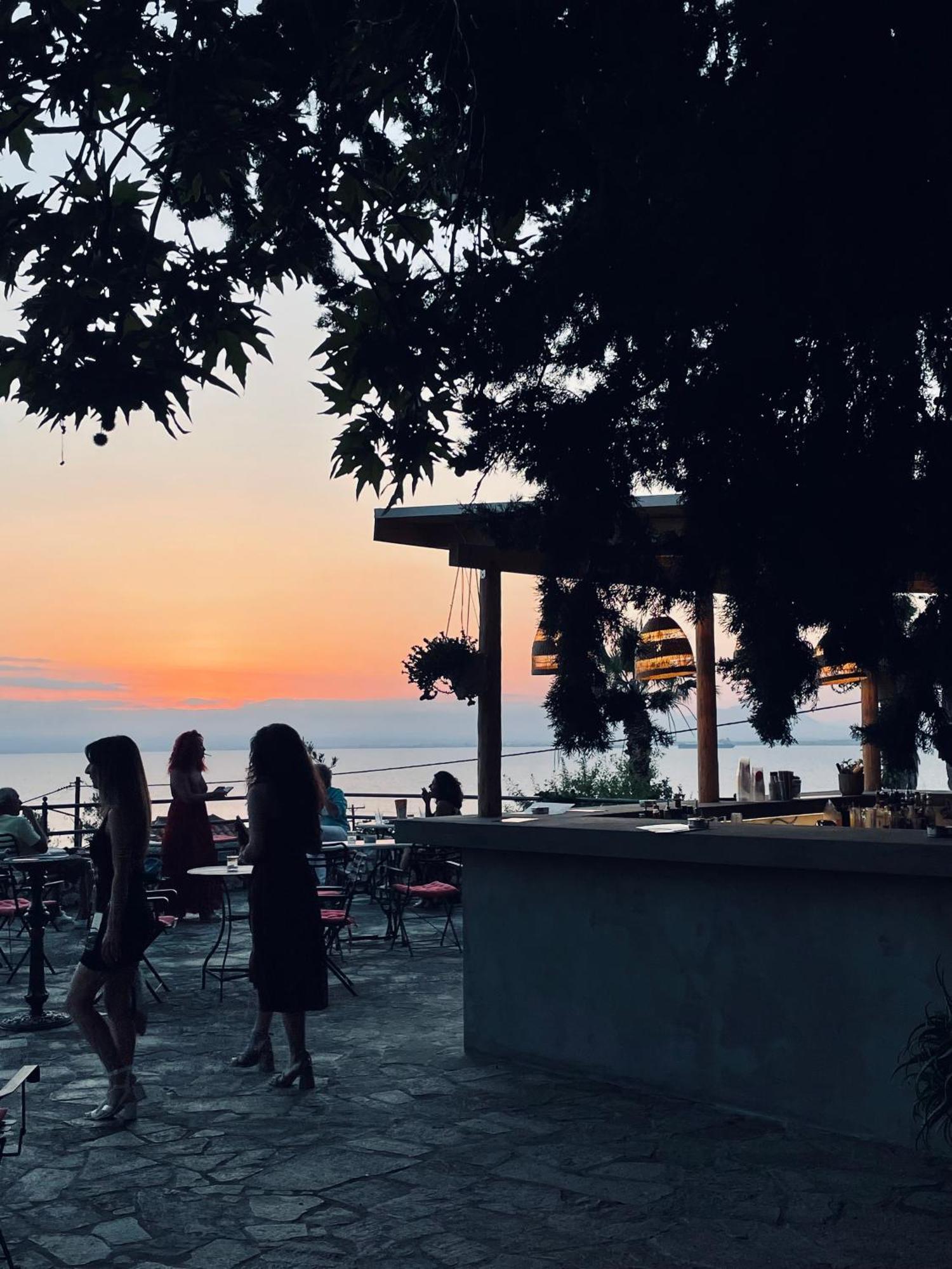 Polas Residencies Aparthotel Kalamata Exteriör bild