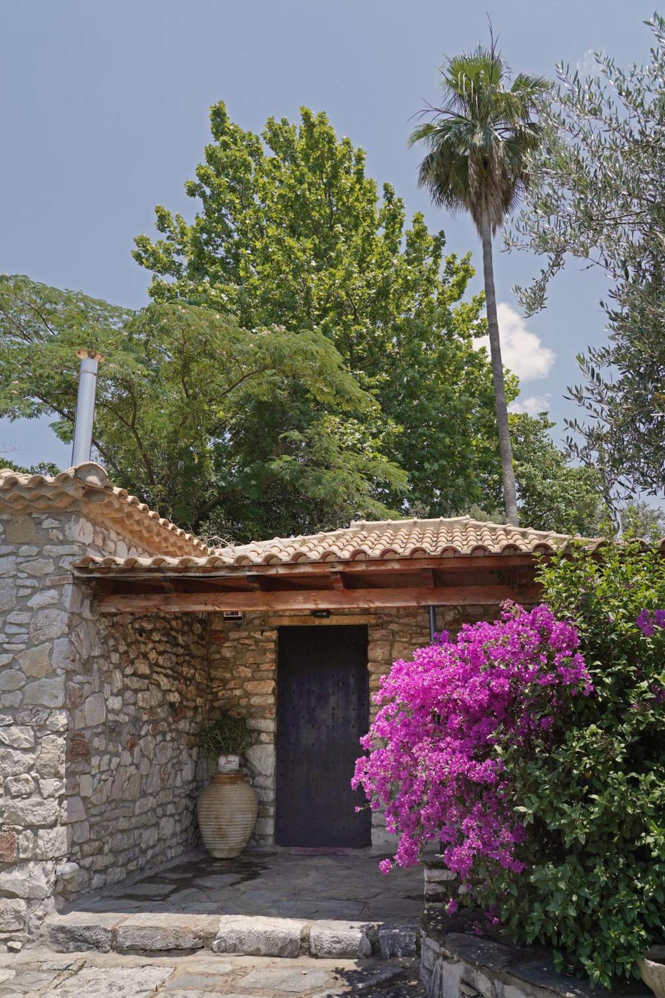 Polas Residencies Aparthotel Kalamata Exteriör bild